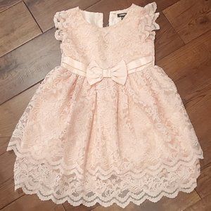 Peach/ pale pink lace girls dress - Sz 6x